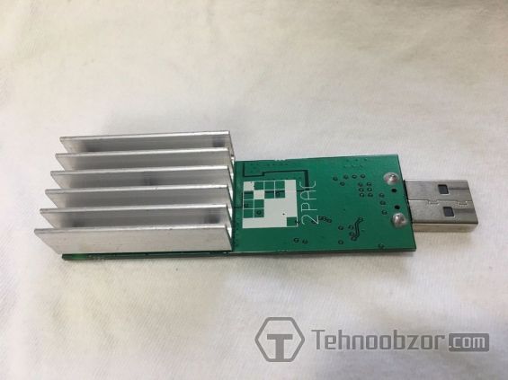 Як виглядає GekkoScience 2PAC BM1384 USB Bitcoin ASIC